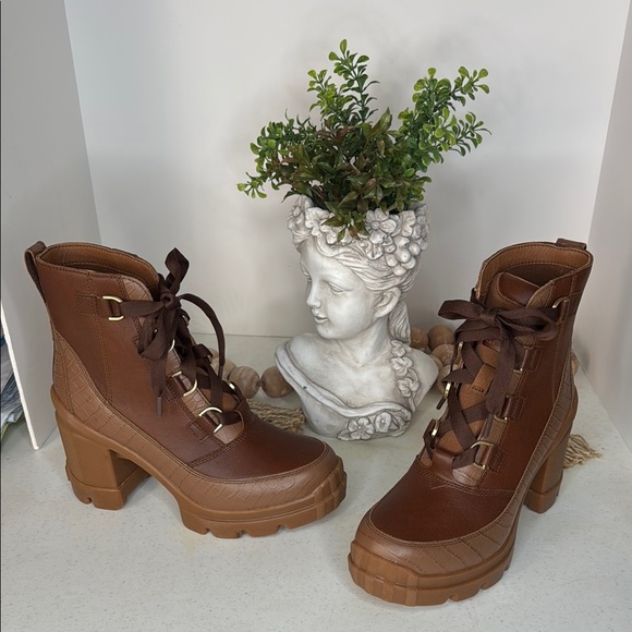 SOREL
CARIBOU HEEL LACE VELVET TAN Sz 9.5 - Picture 2 of 10